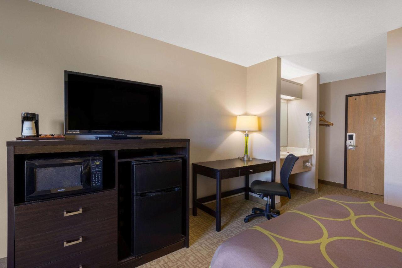 Super 8 By Wyndham Jackson Mn Hotel Екстериор снимка